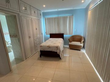 casa frente al mar de venta en portoviejo crucita Y/T