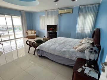 casa frente al mar de venta en portoviejo crucita Y/T
