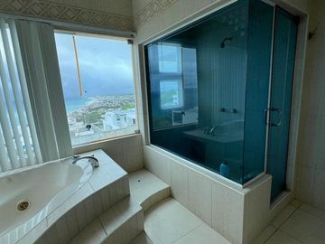 casa frente al mar de venta en portoviejo crucita Y/T