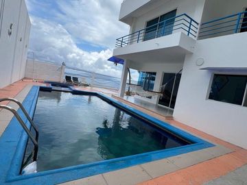casa frente al mar de venta en portoviejo crucita Y/T