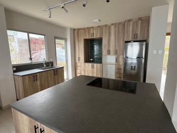 casa de venta en manta zona santa marianita Y/T