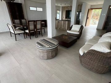 casa de venta en manta zona santa marianita Y/T