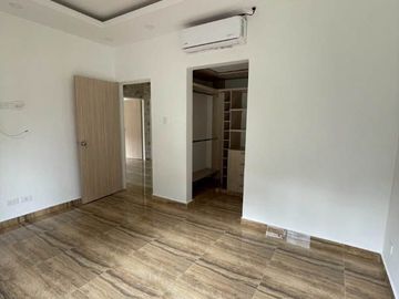 SE VENDE O RENTA CÓMODA CASA EN CONDOMINIO TULCÁN PEREIRA