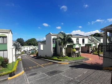 SE VENDE O RENTA CÓMODA CASA EN CONDOMINIO TULCÁN PEREIRA