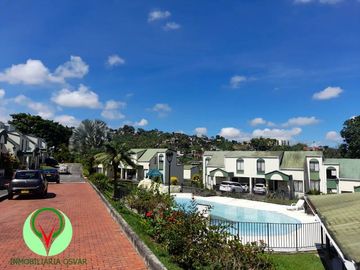 SE VENDE O RENTA CÓMODA CASA EN CONDOMINIO TULCÁN PEREIRA
