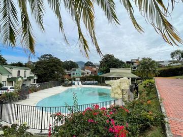 SE VENDE O RENTA CÓMODA CASA EN CONDOMINIO TULCÁN PEREIRA