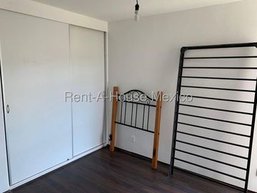 Venta Departamento en condominio con vigilancia en Huixquilucan 25-2072