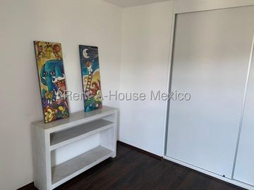 Venta Departamento en condominio con vigilancia en Huixquilucan 25-2072