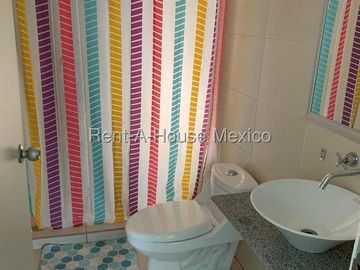 Venta Departamento en condominio con vigilancia en Huixquilucan 25-2072