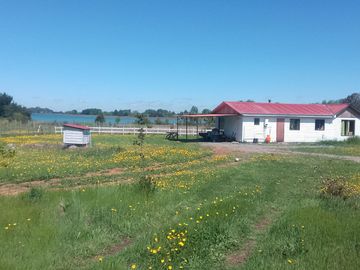 Vende casa 3D + cabaña con acceso directo y vista en Lago Colbun Machicura
