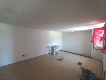 🏘️ ¡Oportunidad En Bellavista! Propiedad De 3 Pisos Con 9 Habitaciones Y Zonificación Comercial Cd – Ideal Para Negocio O Inversión
