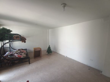 🏘️ ¡Oportunidad En Bellavista! Propiedad De 3 Pisos Con 9 Habitaciones Y Zonificación Comercial Cd – Ideal Para Negocio O Inversión