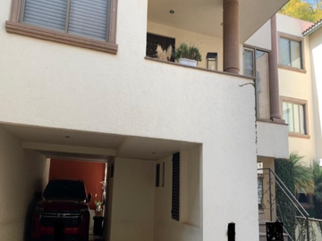 VENDO CASA EN LAS AGUILAS, ALVARO OBREGON CERCA PORTAL SAN ANGEL