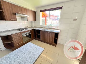 Tu nuevo hogar te espera! Con amplio patio y en condominio.