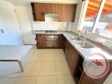 Tu nuevo hogar te espera! Con amplio patio y en condominio.