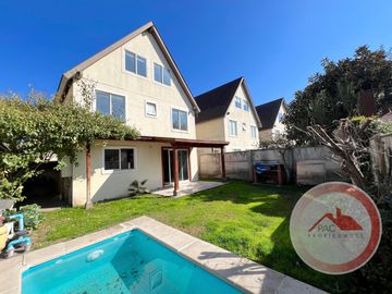 Tu nuevo hogar te espera! Con amplio patio y en condominio.