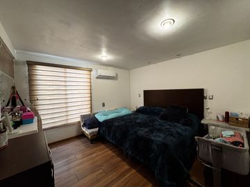 Casa en Venta en Villa Magna con 4 recamaras
