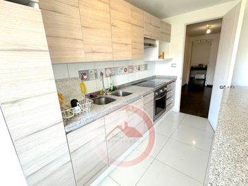 Excelente departamento en interior condominio