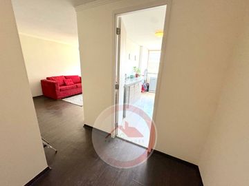 Excelente departamento en interior condominio