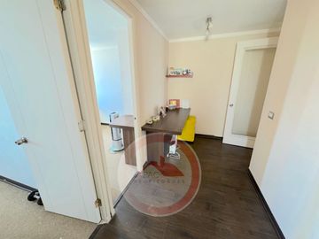 Excelente departamento en interior condominio