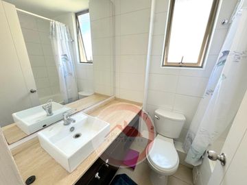 Excelente departamento en interior condominio