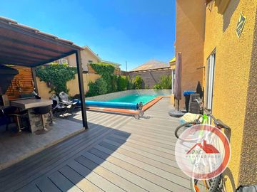Preciosa y amplia casa con piscina, Valle lo Campino
