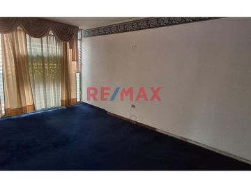 Descubre tu próximo hogar en Urbanizacion Vista Alegre, Santiago de Surco, Lima