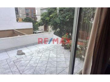 Descubre tu próximo hogar en Urbanizacion Vista Alegre, Santiago de Surco, Lima