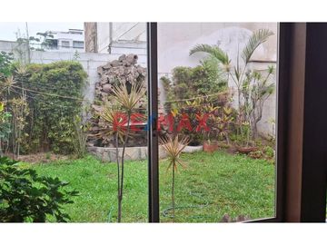 Descubre tu próximo hogar en Urbanizacion Vista Alegre, Santiago de Surco, Lima