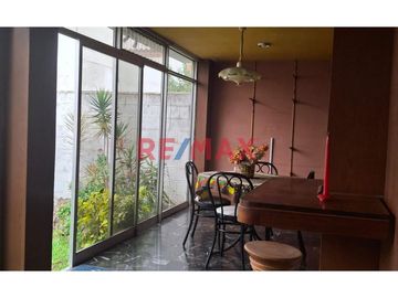 Descubre tu próximo hogar en Urbanizacion Vista Alegre, Santiago de Surco, Lima