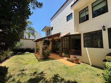 CASA EN VENTA EN CUMBRES DE MORELIA – ELEGANCIA, ESPACIOS AMPLIOS Y EXCELENTE UBICACIÓN