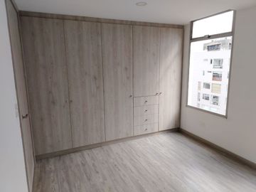 DEPARTAMENTO  EN VENTA EN EDIFICIO SECTOR MOSCÚ QUITO