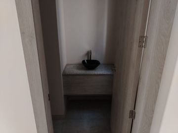 DEPARTAMENTO  EN VENTA EN EDIFICIO SECTOR MOSCÚ QUITO
