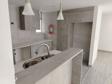 DEPARTAMENTO  EN VENTA EN EDIFICIO SECTOR MOSCÚ QUITO