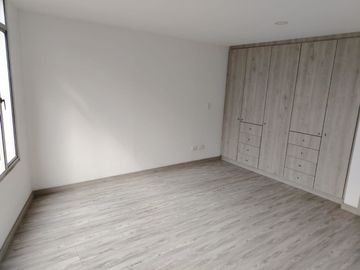 DEPARTAMENTO  EN VENTA EN EDIFICIO SECTOR MOSCÚ QUITO