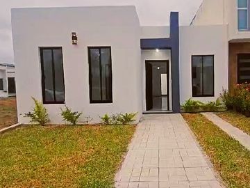 VENDO CASA DE UN NIVEL EN FRACCIONAMIENTO CON VIGILANCIA