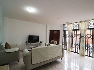 casa de venta en manta zona centro gr