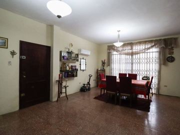 casa de venta en manta zona centro gr