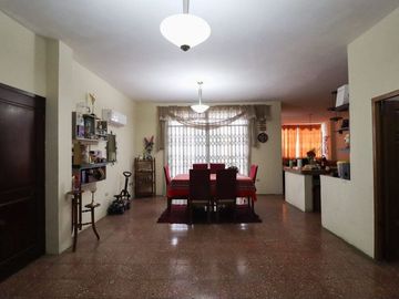 casa de venta en manta zona centro gr
