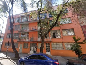VENTA DE AMPLIO DPTO. EN SANTA MARIA LA RIVERA, CUAUHTÉMOC, CDMX.