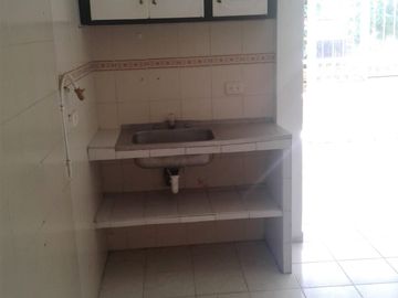 Casa Esquinera en Venta dividida en 4 apartamentos Rentando