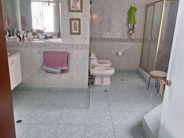 departamento en venta Gonzales Suarez Quito Ecuador 3 dormitorios