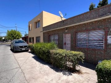 Casa En Venta, 2 Dorm. Sector, 5 De Abril, Estación Central