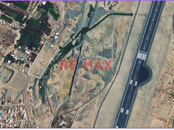 Se Vende Terreno Para Inversion De 10.000 M2 En Las Brisas De Huanchaco En 350.000 Dólares