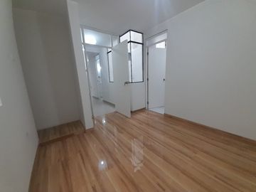 Amplio Departamento En Venta Cuarto Piso - Comas