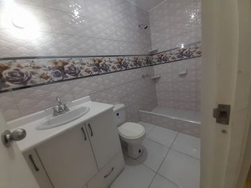Amplio Departamento En Venta Cuarto Piso - Comas