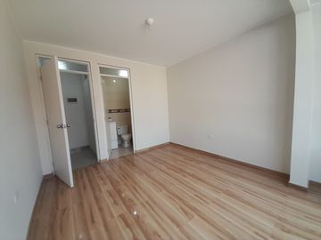 Amplio Departamento En Venta Cuarto Piso - Comas