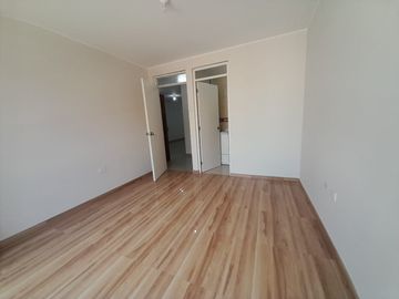 Amplio Departamento En Venta Cuarto Piso - Comas