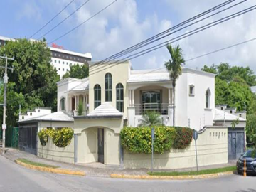 PRECIOSA CASA EN CANCUN MUY CERCA DEL MAR