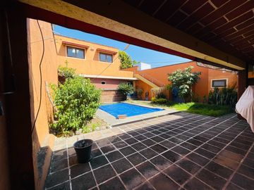 Casa con Alberca en Venta Tetela Cuernavaca.  381 mts